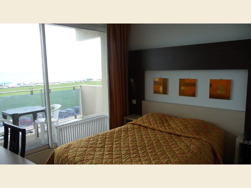 דייפ Hotel Windsor Contact Hotel מראה חיצוני תמונה