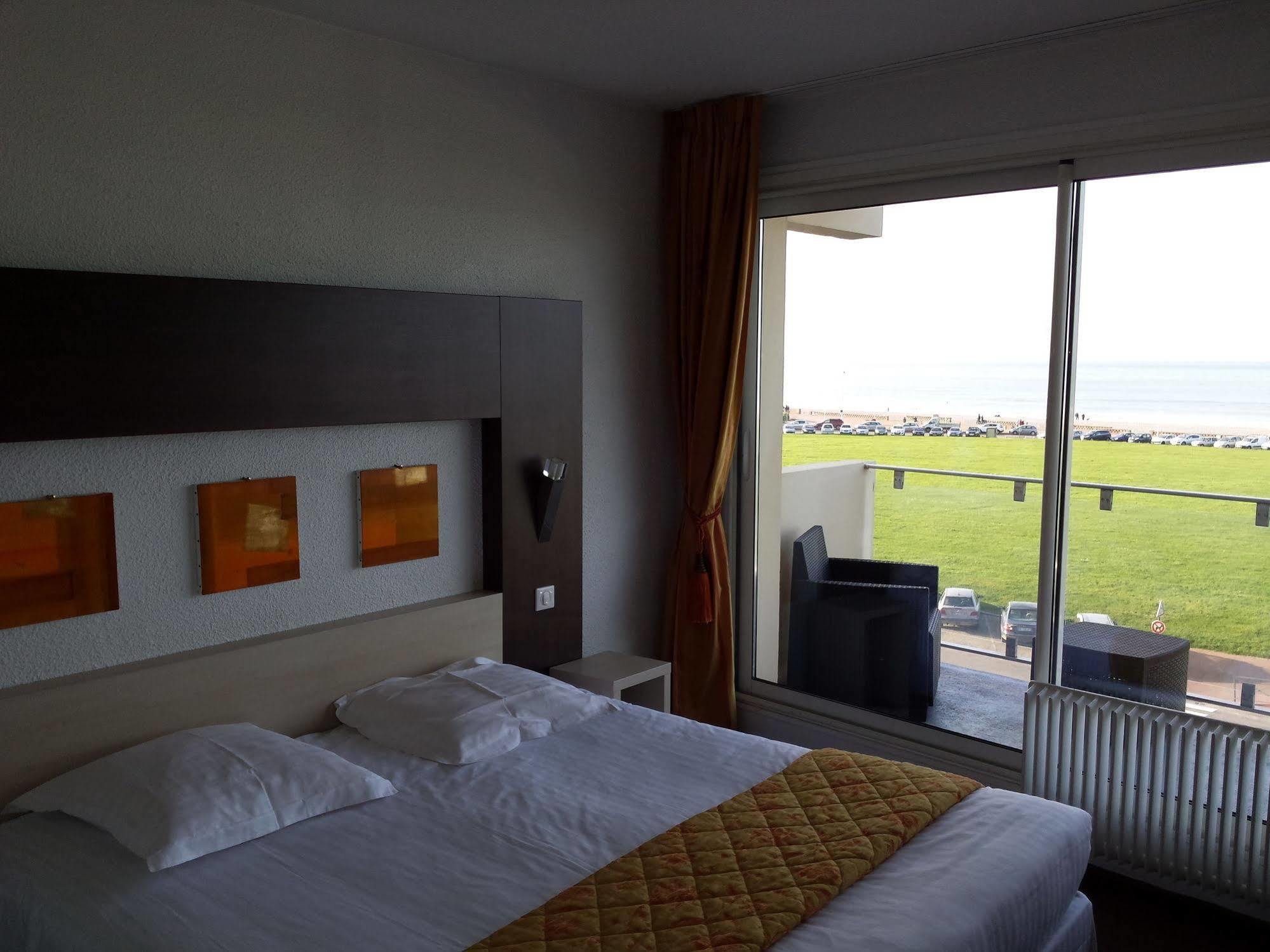דייפ Hotel Windsor Contact Hotel מראה חיצוני תמונה